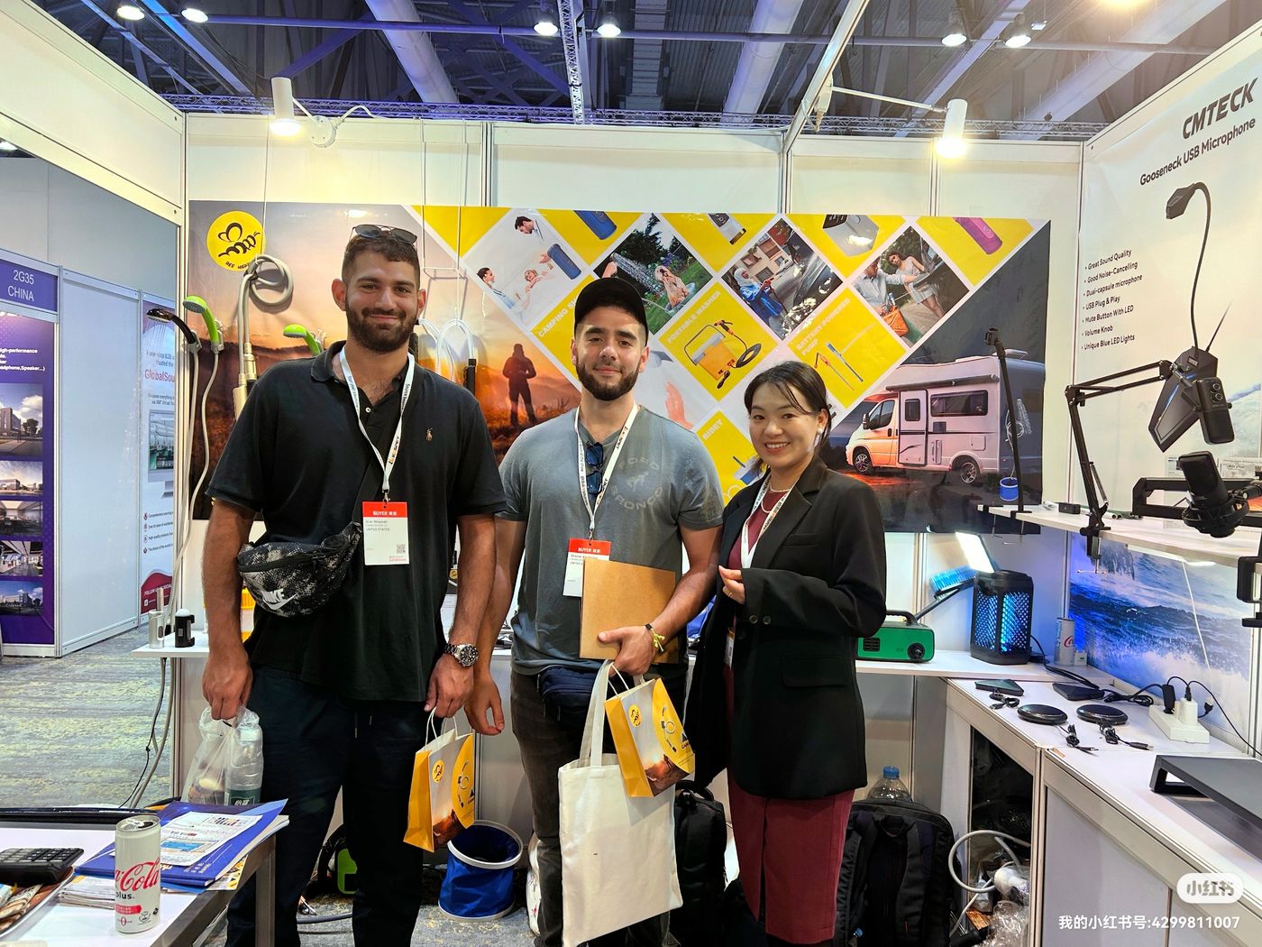 BeeHappy team at Hong Kong Gifts and Premium Fair