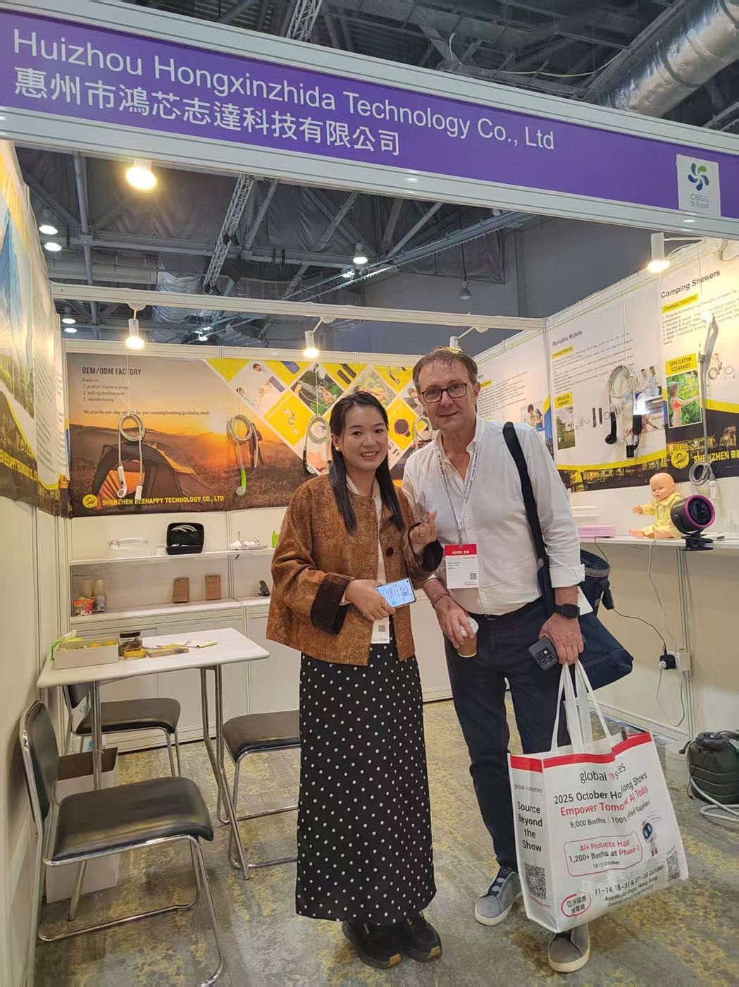 UK client visiting BeeHappy booth